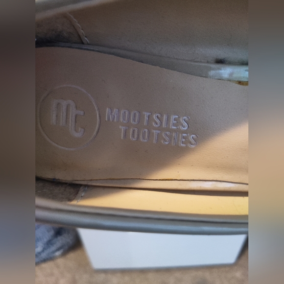 Beige 1" mootsie tootsie heels size 9M - Picture 5 of 6